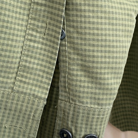 ROYAL ROBBINS shirt w HIKER ON THE BACK. Large - Picture 5 of 16